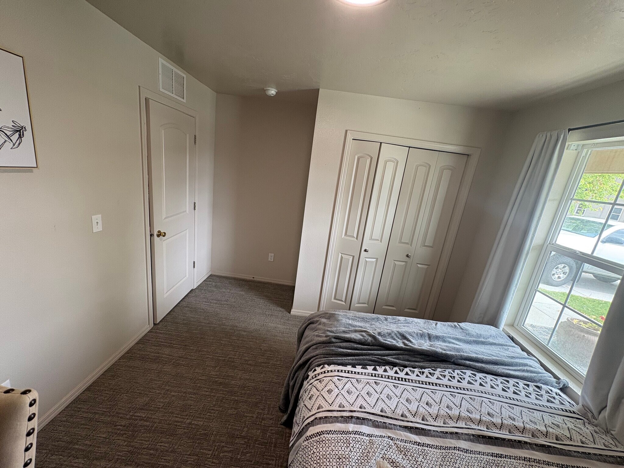 Building Photo - 4614 Braeburn Ave