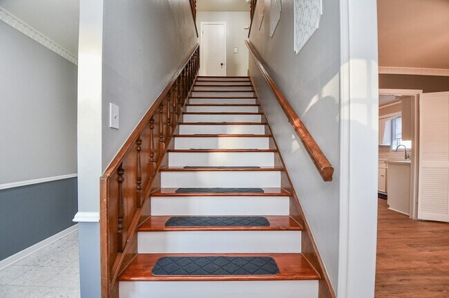 Building Photo - 7310 Ridge Oak Dr