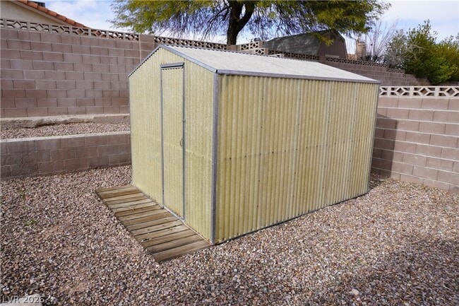 Building Photo - 8328 Del Rey Ave