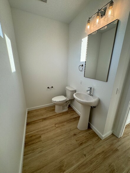 Building Photo - 226 Kinross Ct