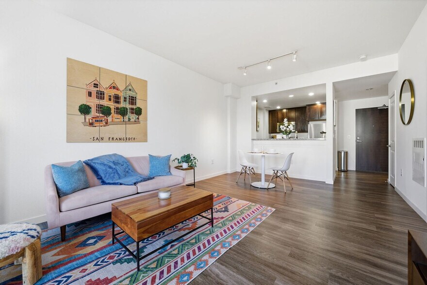 Building Photo - 1201 4th St