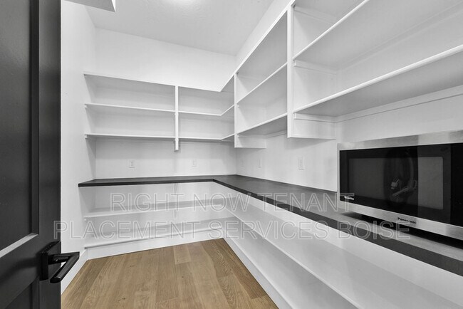 Building Photo - 6705 N Elmstone Way