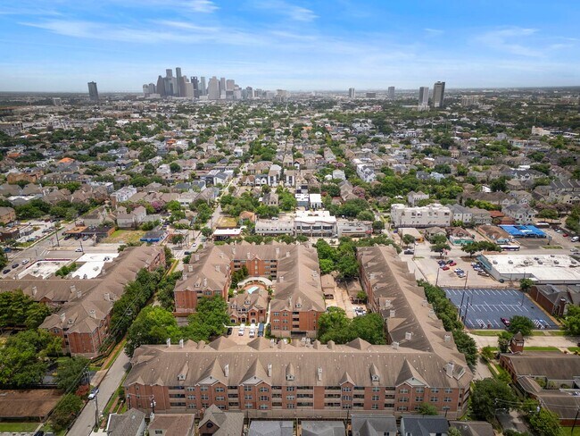 Building Photo - 2111 Welch St
