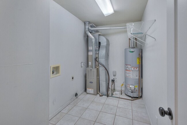 Building Photo - Turnberry Ridge – 3 Bedroom, 2.5 Bath Zero-Lot Home with 2-Car Garage
