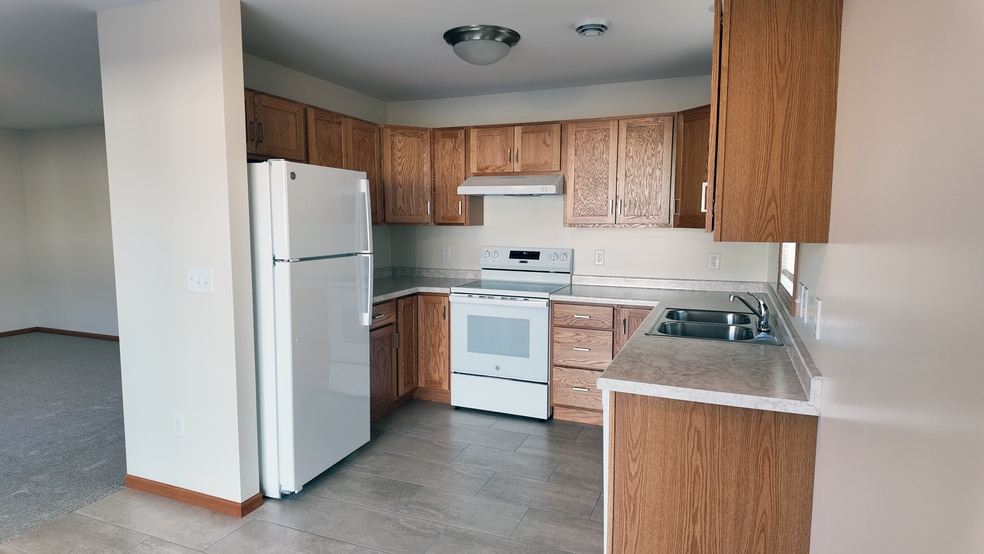 Kitchen - 2108 Arlington Trl