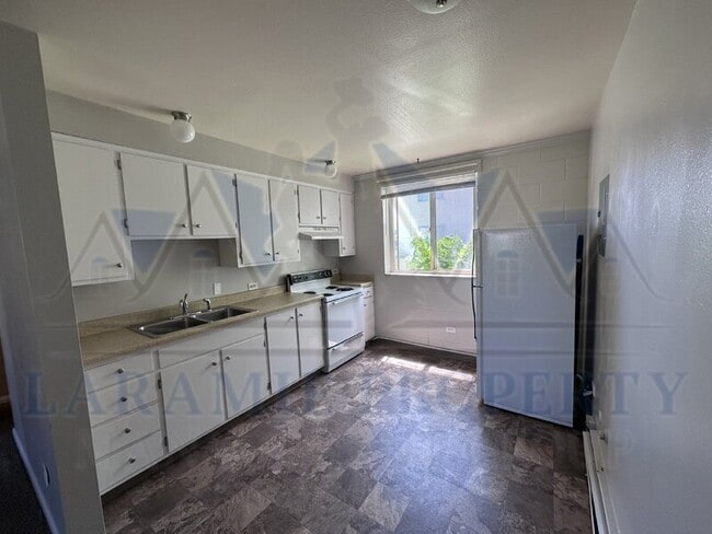 Building Photo - 411 S 26th St