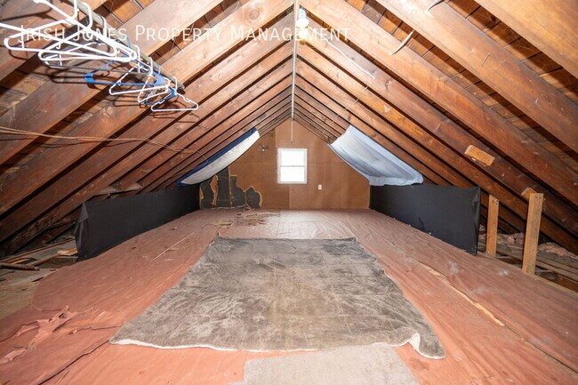 Building Photo - 315 E Park Dr