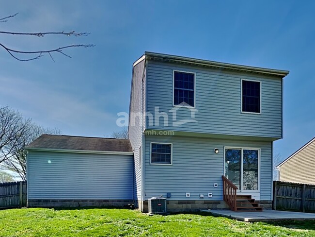 Building Photo - 1264 Village Dr