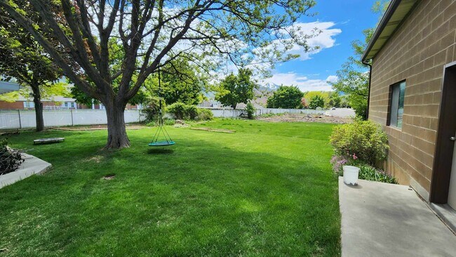 Building Photo - 1430 E 900 S