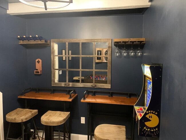 Building Photo - 1120 N Gila Dr