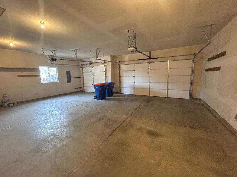 Building Photo - 10485 N Bridle Way