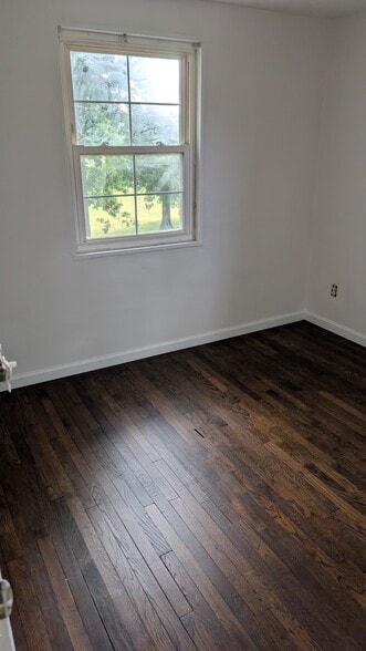 Building Photo - 482 Clearview Drive