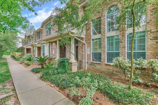 Building Photo - 27 Medley Ln