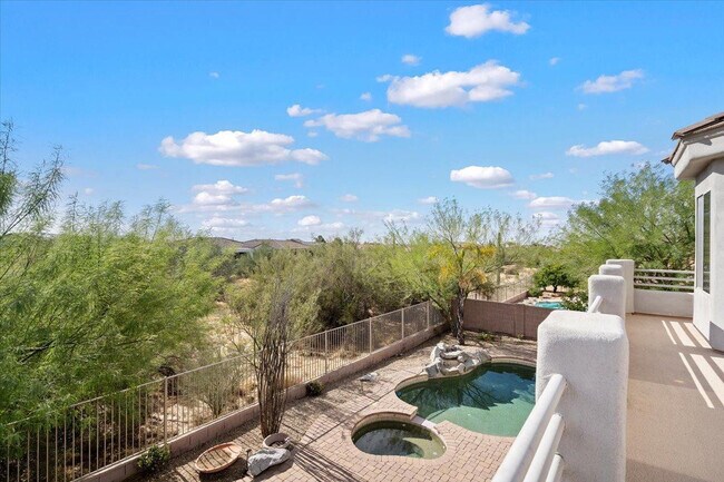 Building Photo - 5505 E Calle Del Sol