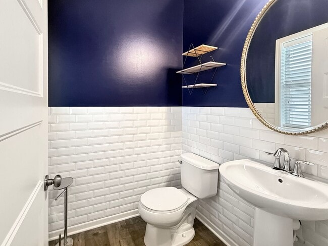 Building Photo - 5526 Wisconsin Ave N