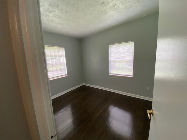 Back Bedroom - 2940 Begonia Rd