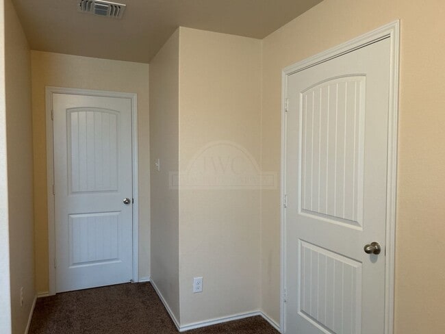 Building Photo - 5305 Eagles Nest Dr