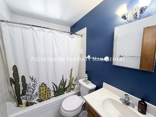 Building Photo - 740 37th St