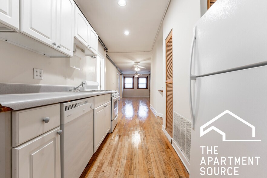 Building Photo - 1208 W Wrightwood Ave