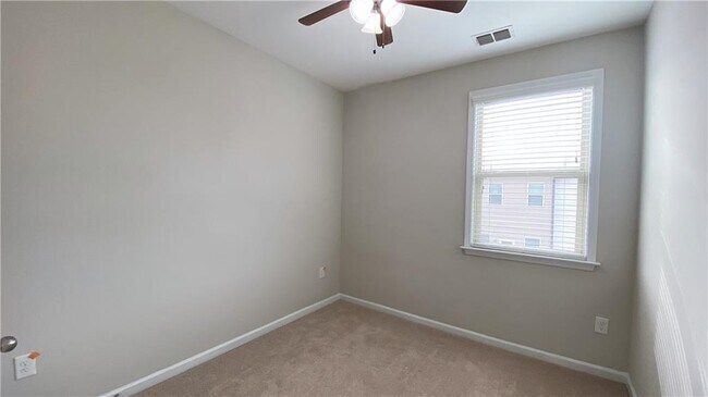 Building Photo - 4426 Kerrington Ave