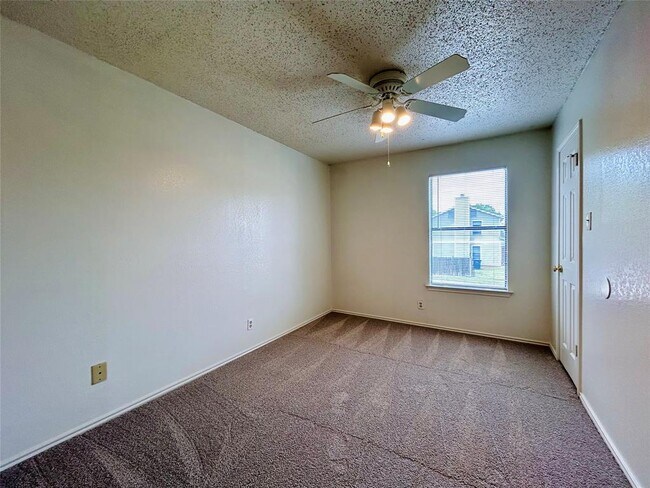 Building Photo - 9300 Kempler Dr