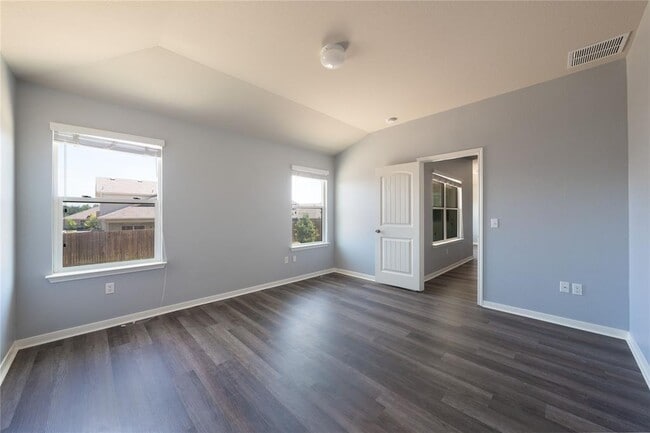 Building Photo - 414 Pentire Way