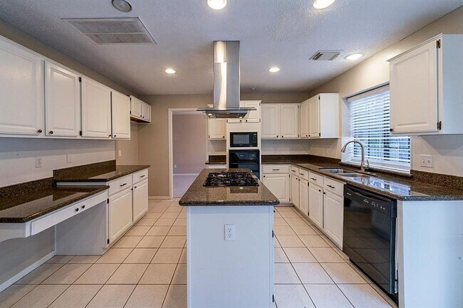 Building Photo - 75 Breezy Point Pl