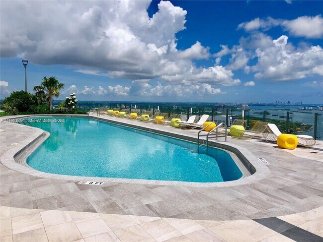 Building Photo - 501 NE 31st St