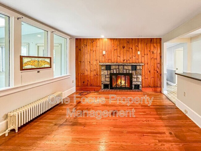Building Photo - 25 N Glenbrook Ave