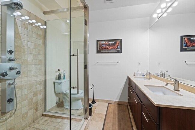 Building Photo - 1313 Washington St