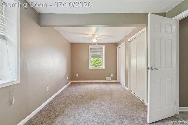 Building Photo - 500 Trombley Rd