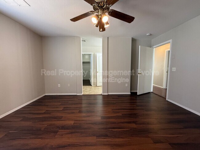 Building Photo - 3930 W Irwin Ave