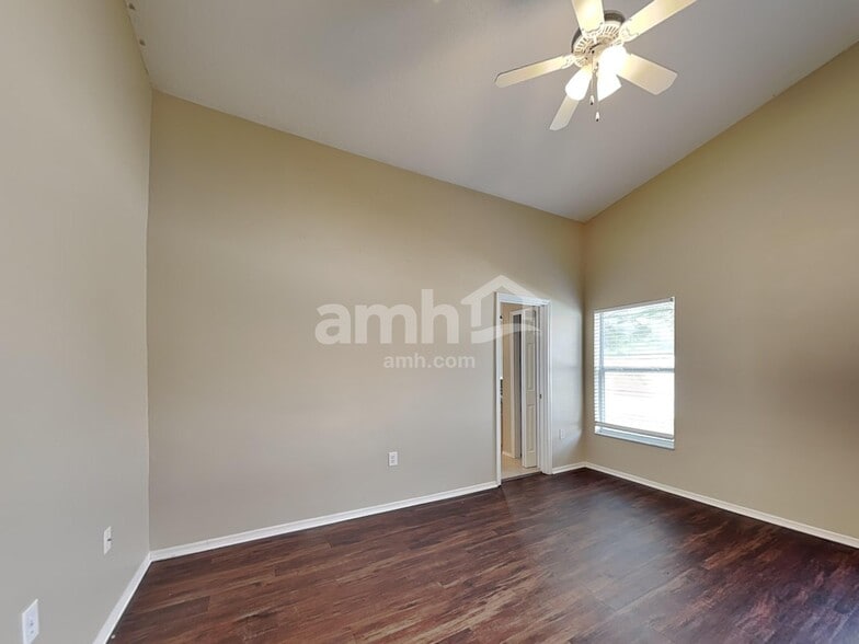 Building Photo - 2325 Ole Hickory Dr
