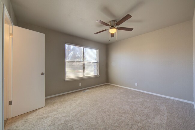 Building Photo - Available Mid January 3 Bedroom East Tulsa...