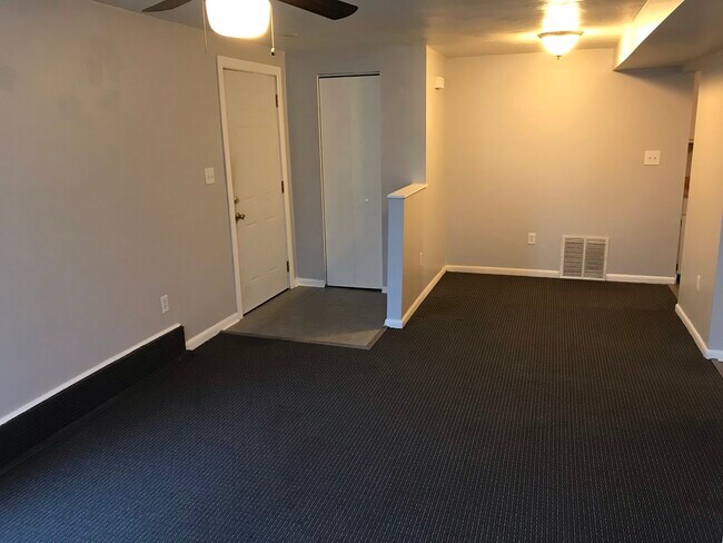 Building Photo - 5857 Curry Rd