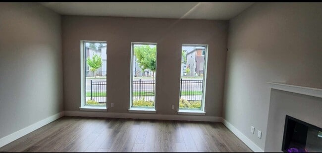 Building Photo - $3,595 -Two-Story 4 Bedrooms, 2.5 Bathrooms Contemporary Home Awaits Your Tenancy!