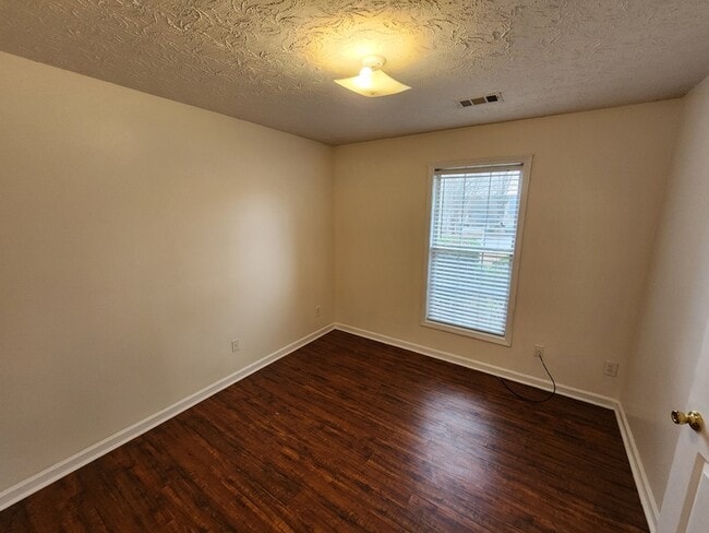 Building Photo - 3840 Sugarbrook Dr