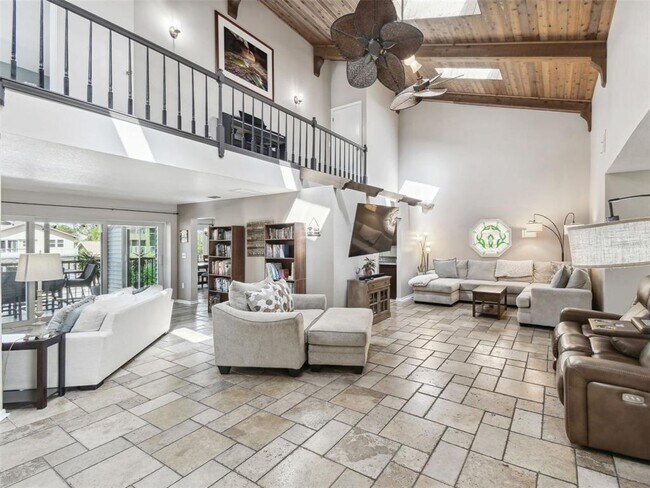 Building Photo - 6241 Bayside Dr