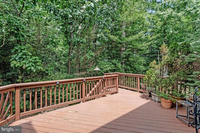 Building Photo - 616 Bellerive Ct