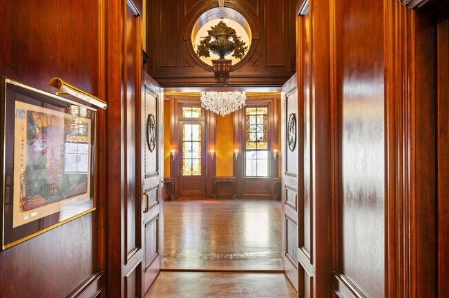 Building Photo - 409 Commonwealth Ave