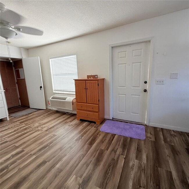 Building Photo - 801 Orchid Dr