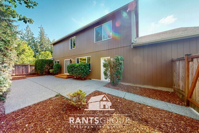 Building Photo - Fantastic Neighborhood! Easy Commute to JB...