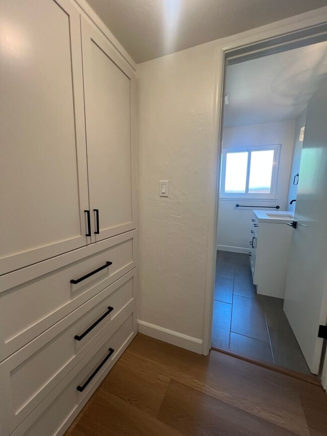 Building Photo - GORGEOUS REMODELED 3 BEDROOM HOME IN TAHOE PARK!!