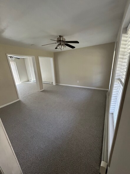 Building Photo - 269 South Rd