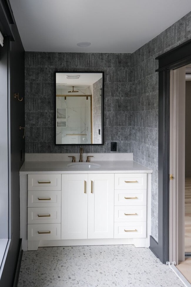 Building Photo - Custom Design Home in Greenville w/ Lawn Care included!