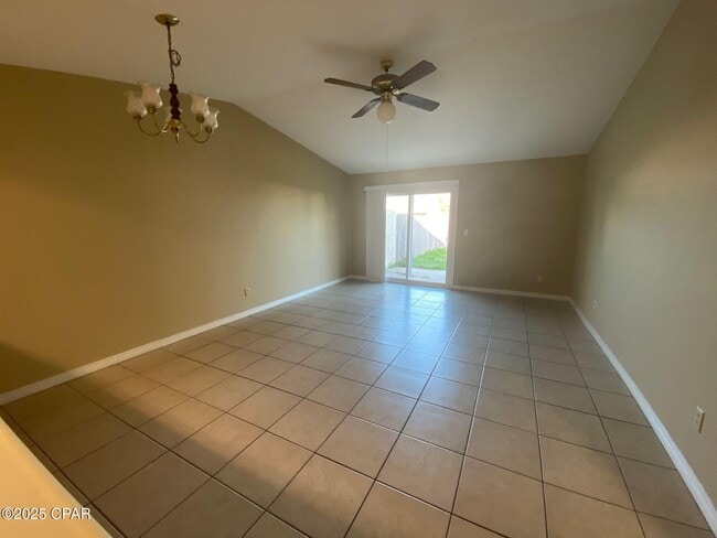 Building Photo - 625 N 9th St