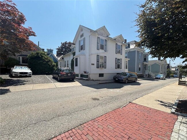 Building Photo - 107 Prospect Hill St