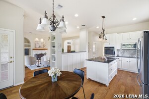 Building Photo - 148 N Stallion Ests Dr