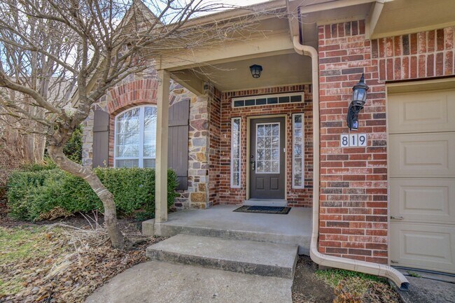 Building Photo - 5 Bed | 2.5 Baths | Broken Arrow