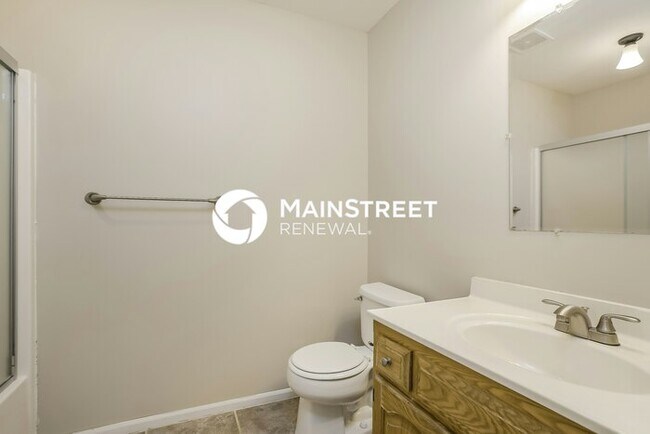 Building Photo - 3 Bedroom Pet-Friendly Home in Leavenworth, KS with Main Street Renewal